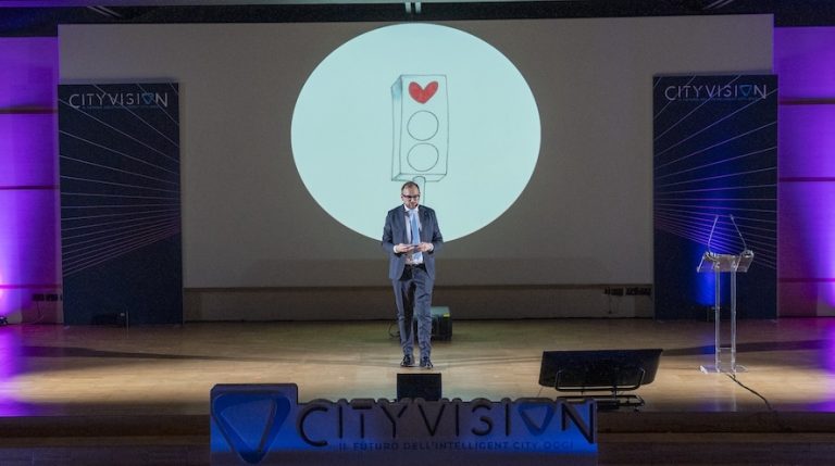 Intervento di Domenico Lanzilotta su La città serendipica agli Stati generali delle città intelligenti 2024
